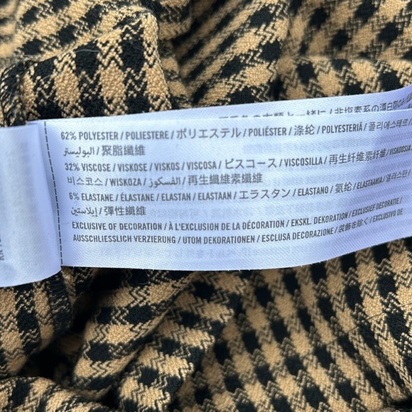 Hollister Gingham Checked Belted Skirt, Size medium - Picture 7 of 7